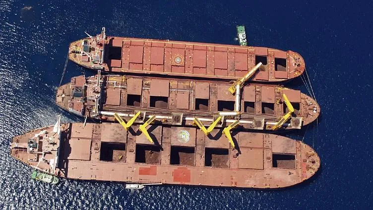 Vessel construction and yard view